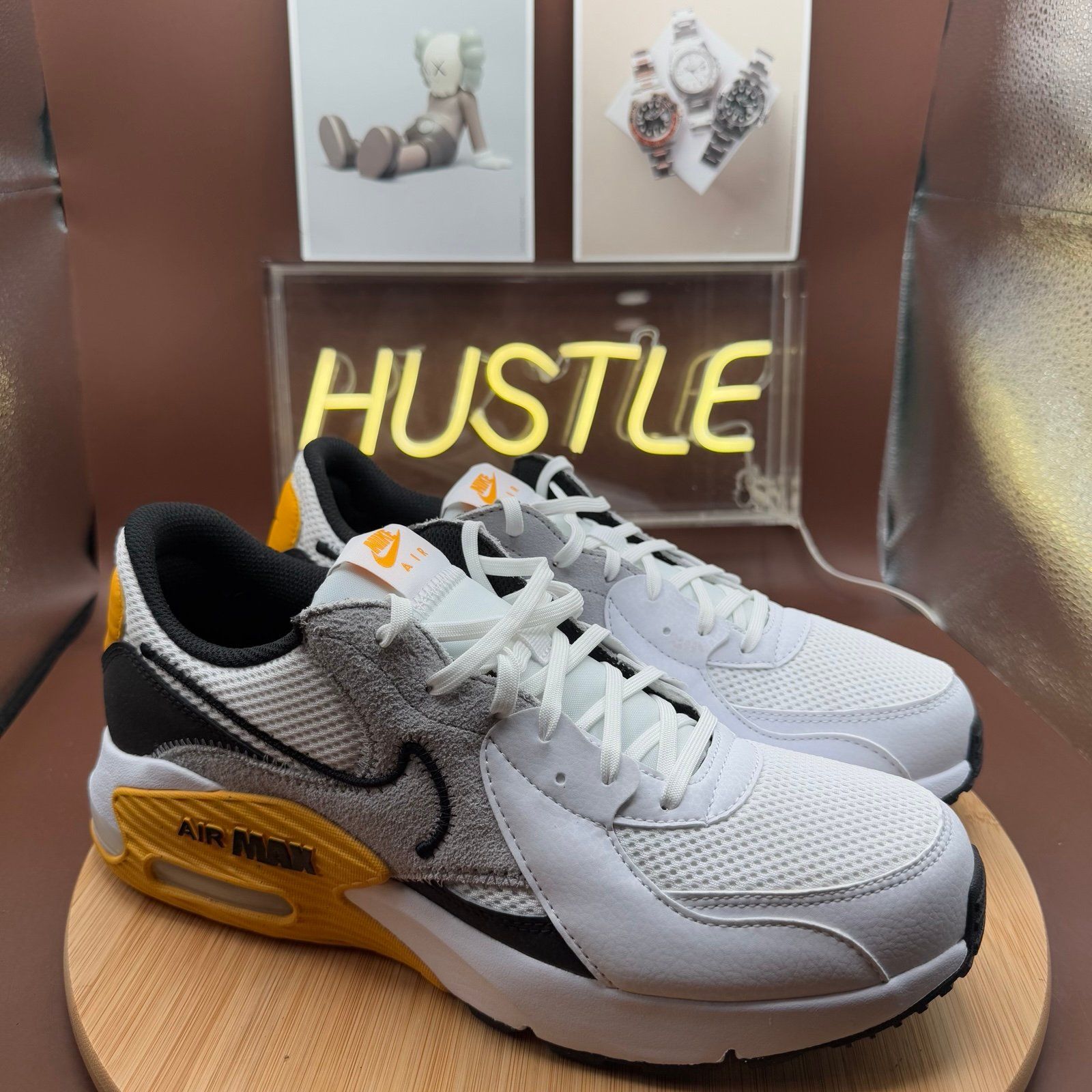 Nike Air Max Excee White/Black/University Gold/Wolf Grey Men’s Sz 10 Brand New